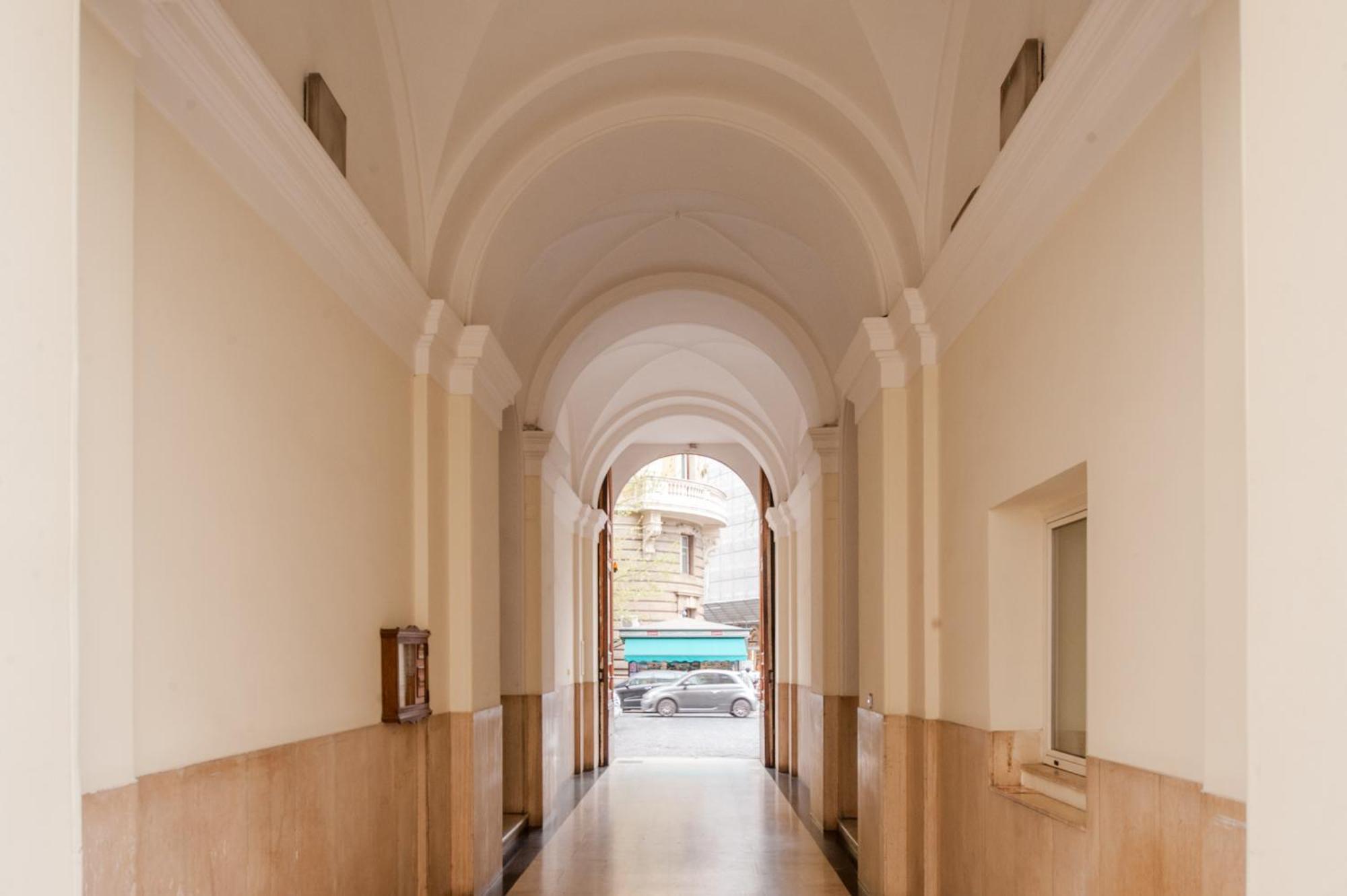 Отель Mybedcavour Рим Экстерьер фото