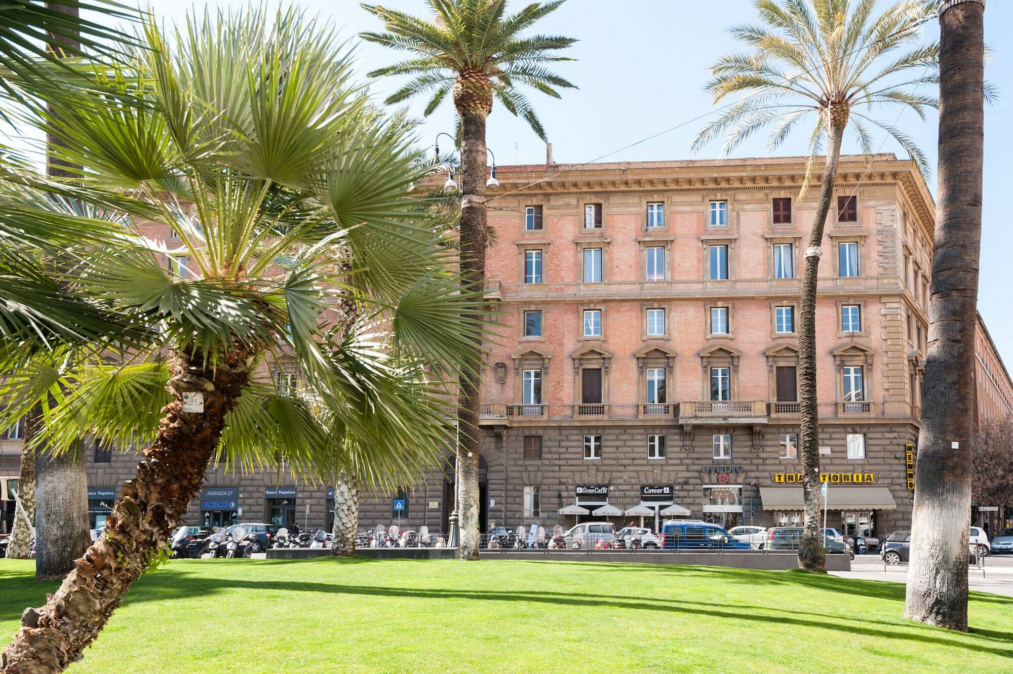 Отель Mybedcavour Рим Экстерьер фото